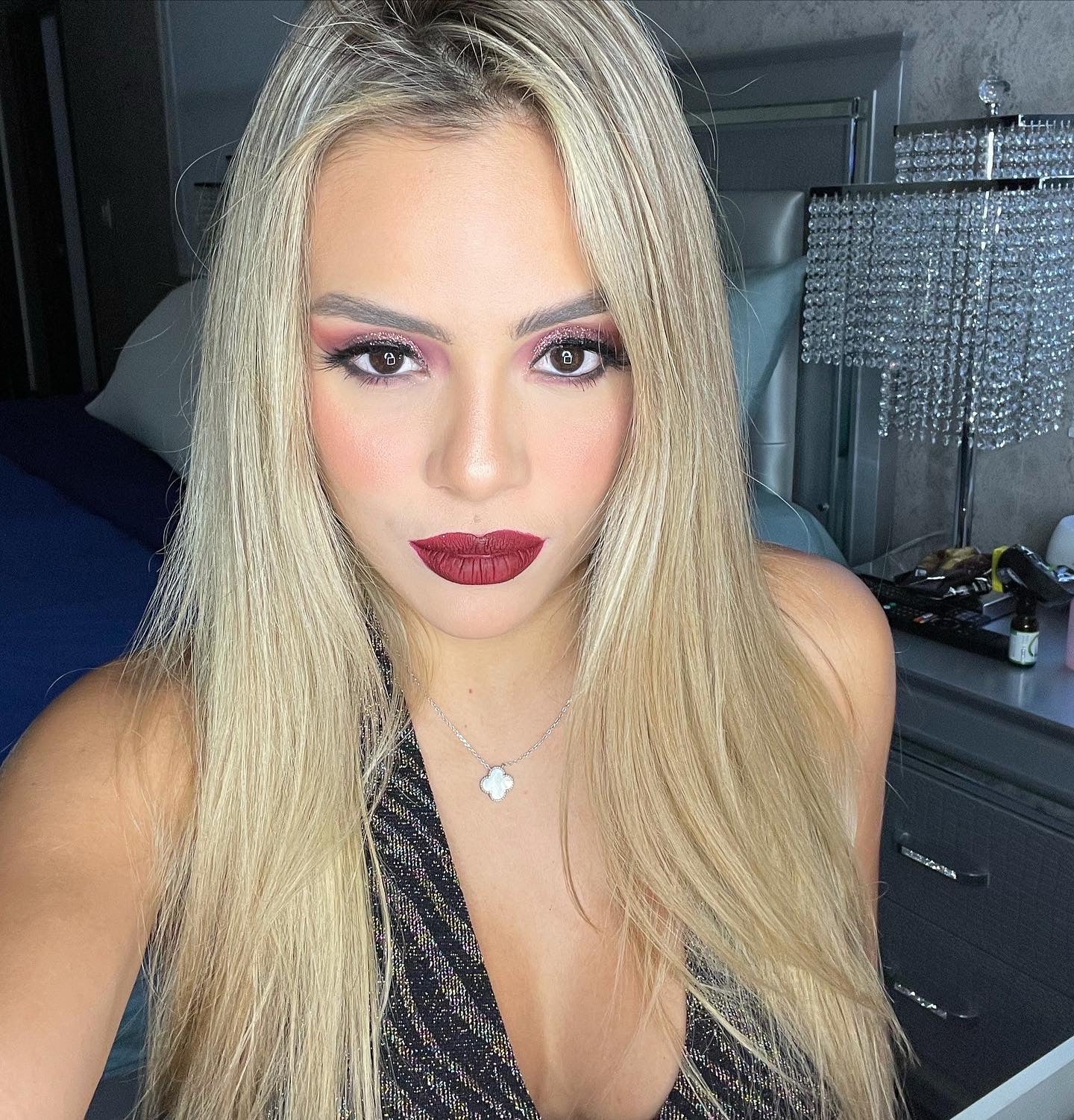 Damsel in Velvet Wags Luxury Matte Liquid Lipstick